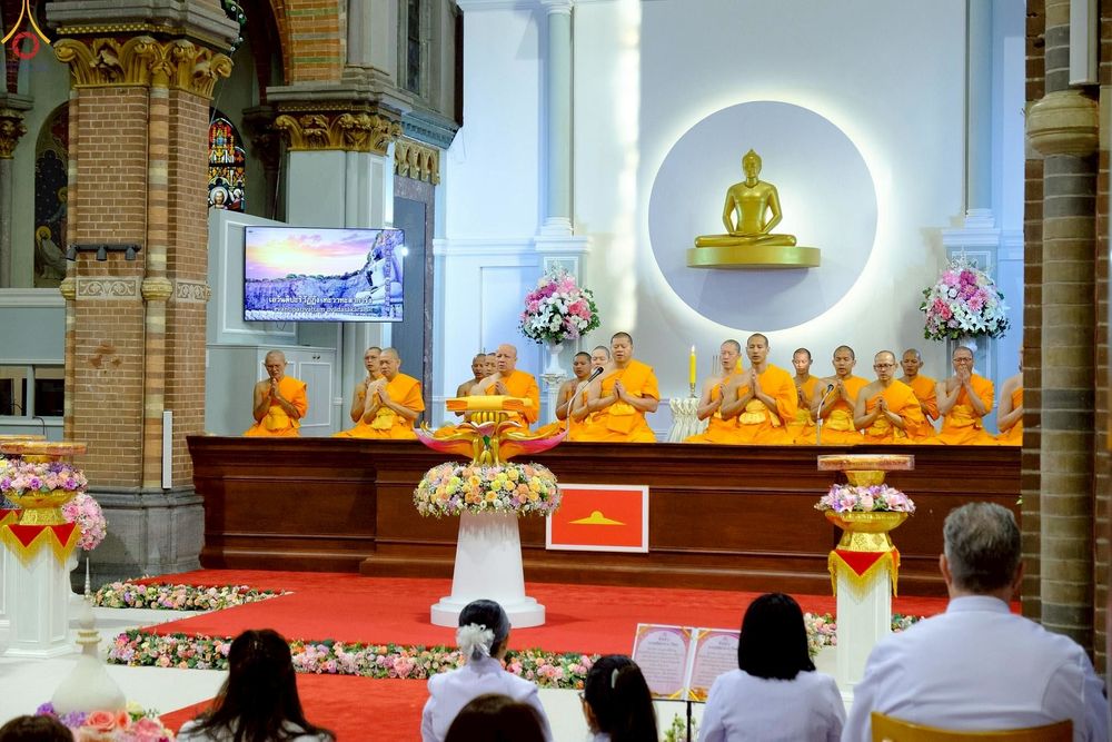 ภาพ No.271370:วันอาทิตย์ที่ 26 ตุลาคม พ.ศ. 2568 พิธีทอดกฐินสามัคคีวัดพระธรรมกายเนเธอร์แลนด์ กฐินเพื่อปฏิสังขรณ์ผนังรอบโบสถ์ อายุกว่า 135 ปี