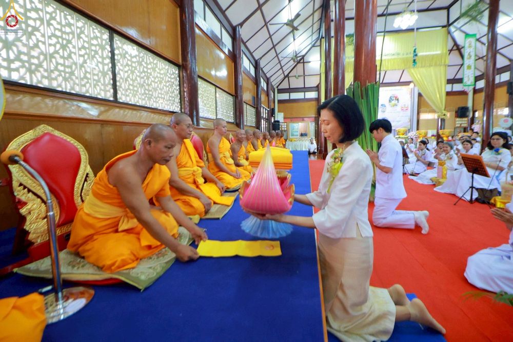 ภาพ No.254439:วันที่ 11 ตุลาคม พ.ศ. 2568 พิธีทอดกฐินสามัคคีทั่วไทย 30,000 วัด โดยคณะศิษยานุศิษย์ บูชาธรรม 81 ปี หลวงพ่อธัมมชโย ณ วัดกลางธนรินทร์ อ.พรหมบุรี จ.สิงห์บุรี