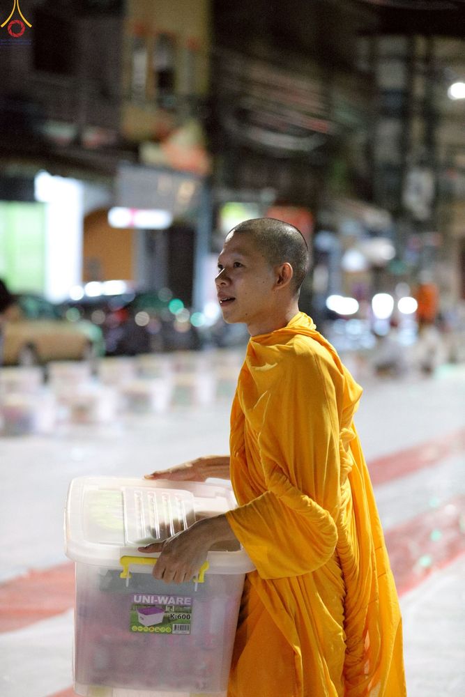 ภาพ No.245804:วันที่ 13-14 กันยายน พ.ศ. 2568 เจ้าหน้าที่ทุกสถานะ ทุกส่วนงาน ร่วมแรงร่วมใจ ปฏิบัติหน้าที่ เตรียมงาน เก็บงาน ตักบาตรพระ 555 รูป อ.เบตง จยะลา
