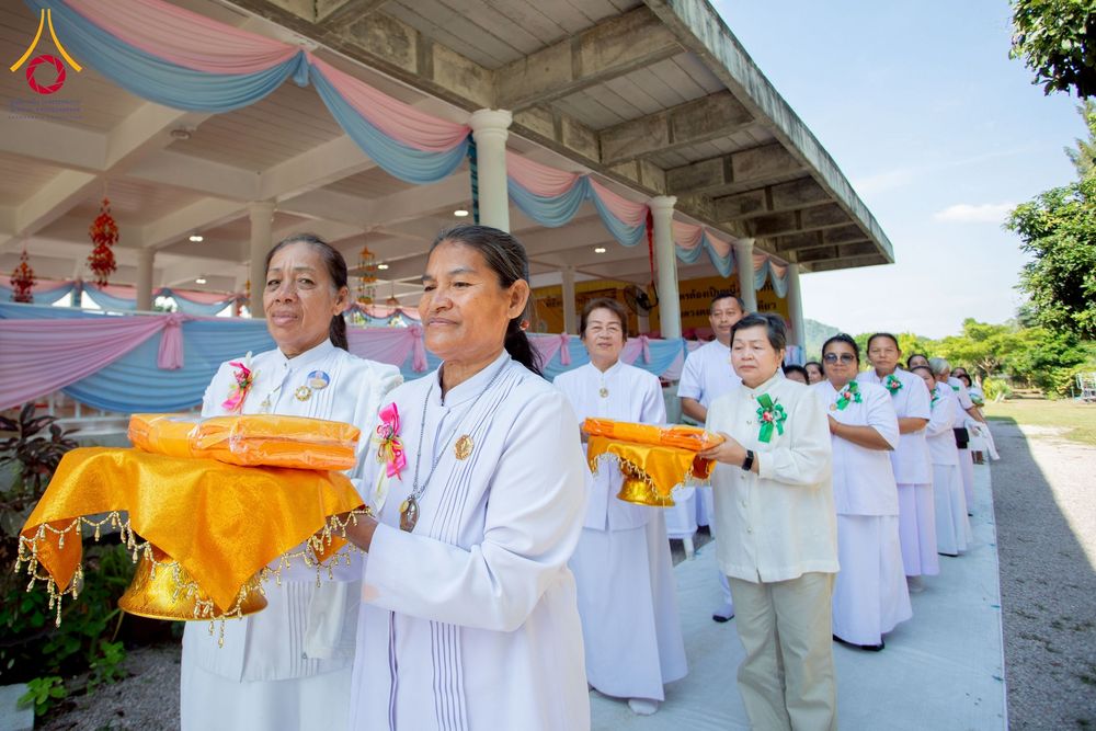 ภาพ No.274611:วันอาทิตย์ที่ 23 พฤศจิกายน พ.ศ. 2568 พิธีทอดผ้าป่าสามัคคี เพื่อระดมทุนสร้างกุฏิที่พักสามเณร ณ ศูนย์ปฏิบัติธรรมสวนผึ้ง จ.ราชบุรี