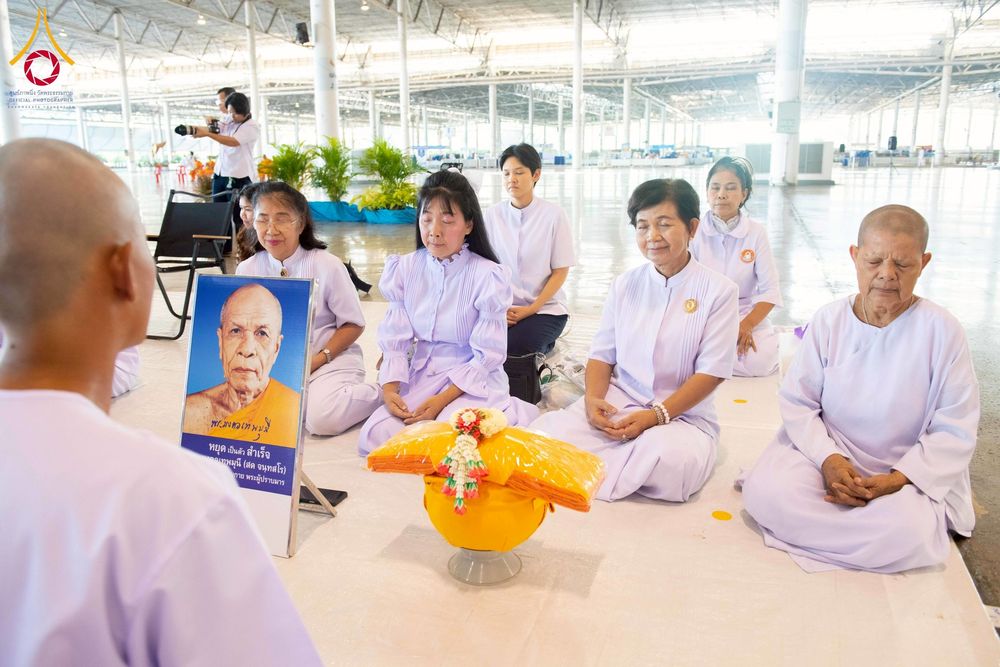 ภาพ No.277375:วันเสาร์ที่ 6 ธันวาคม พ.ศ. 2568 พิธีบรรพชาอุปสมบทและพิธีถวายบาตร โครงการอุปสมบทบูชาธรรมมหาปูชนียาจารย์ ประจำปี พ.ศ.2568 โครงการบวชพระนานาชาติ AEC และ WAB รุ่น CEO (นักบริหาร) รุ่นที่ 5 ณ โบสถ์พระไตรปิฏก วัดพระธรรมกาย