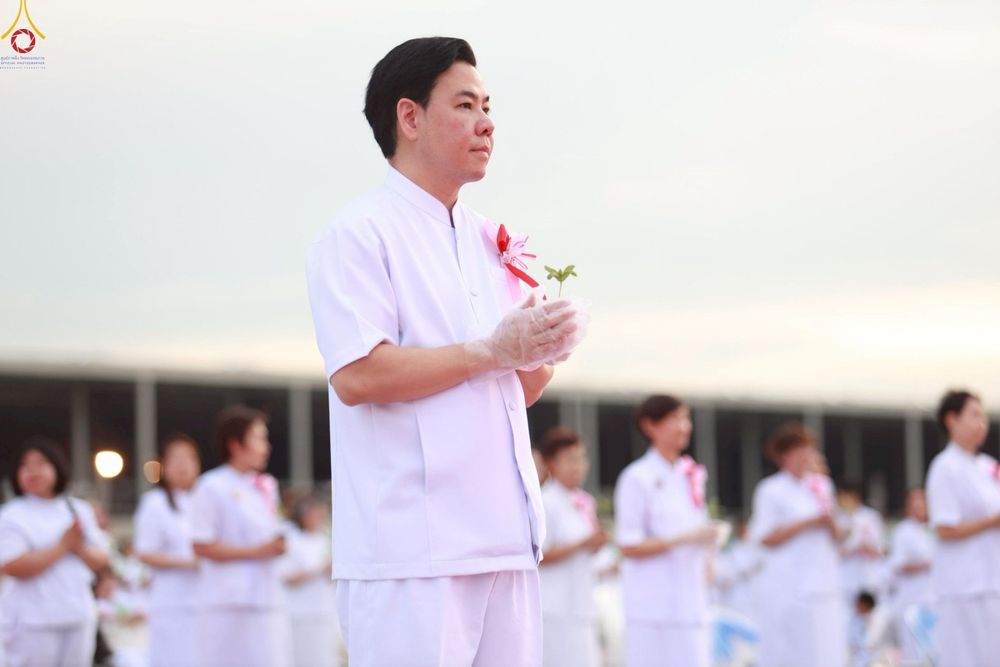 ภาพ No.252882:วันที่ 10 ตุลาคม พ.ศ. 2568 พิธีปลูกต้นทรัพย์บานชื่น ณ ลานธรรม วัดพระธรรมกาย