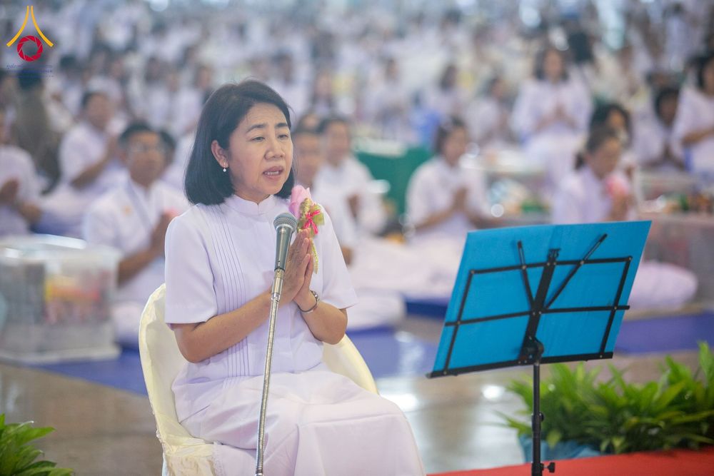 ภาพ No.256750:วันที่ 5 ตุลาคม พ.ศ. 2568 พิธีตักบาตร ข้าวสารอาหารแห้ง ณ บ้านแก้วเรือนทองคุณยายฯ สภาธรรมกายสากล วัดพระธรรมกาย