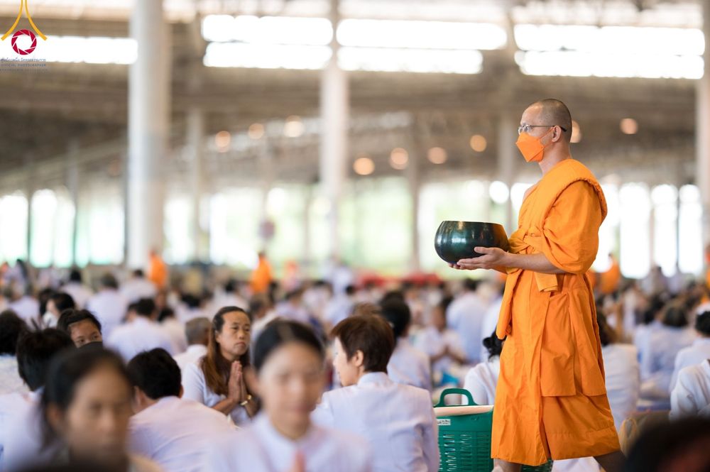 ภาพ No.99625:พิธีตักบาตรวันอาทิตย์ต้นเดือน ณ สภาธรรมกายสากล วัดพระธรรมกาย จ.ปทุมธานี วันอาทิตย์ที่ 3 ธันวาคม พ.ศ. 2566