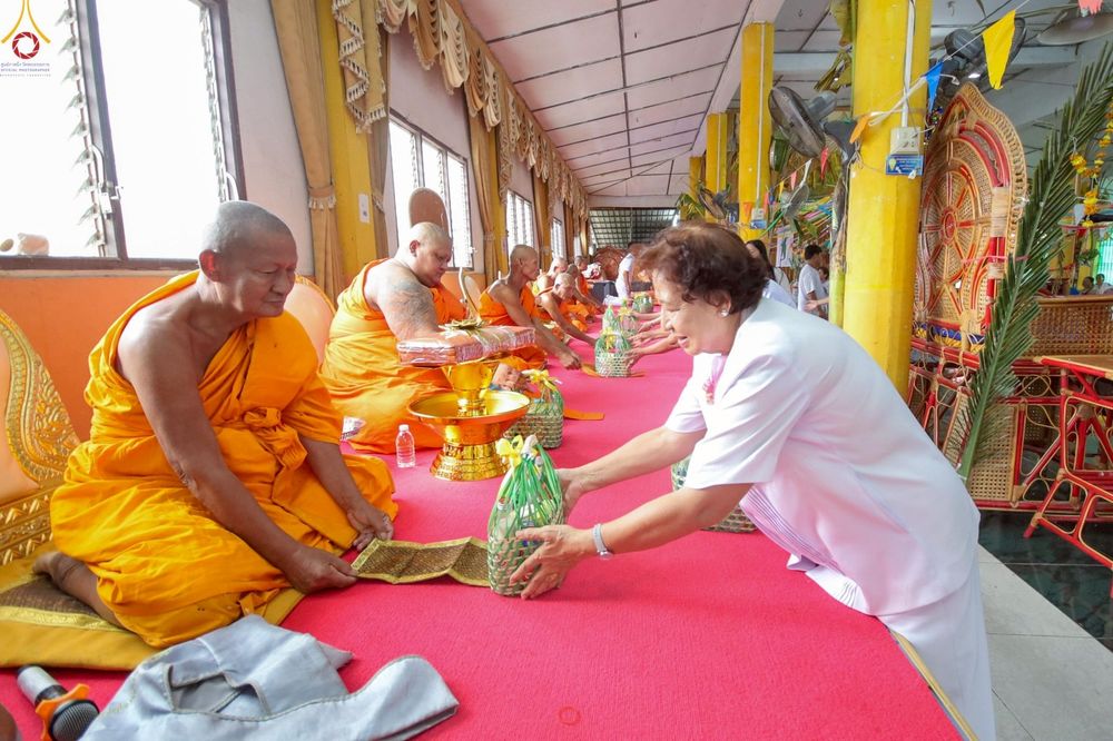 ภาพ No.250915:วันพุธที่ 8 ตุลาคม พ.ศ. 2568 พิธีทอดกฐินสามัคคีทั่วไทย 30,000 วัด โดยคณะศิษยานุศิษย์ บูชาธรรม 81 ปี หลวงพ่อธัมมชโย ณ วัดทองธรรมเนียบศรัทธาราม อ.พรหมพิราม จ.พิษณุโลก