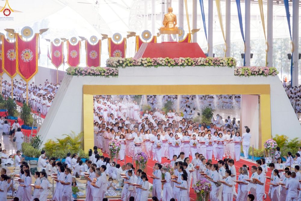 ภาพ No.277462:วันอาทิตย์ต้นเดือนที่ 7 ธันวาคม พ.ศ.2568 พิธีทอดผ้าป่าต้นสมบัติจักรพรรดิ ณ สภาธรรมกายสากล วัดพระธรรมกาย