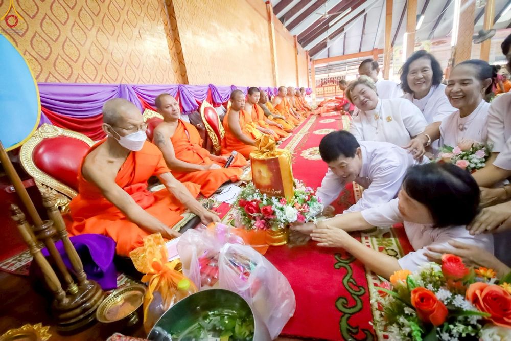 ภาพ No.262581:วันที่ 21 ตุลาคม พ.ศ. 2568 พิธีทอดกฐินสามัคคีทั่วไทย 30,000 วัด โดยคณะศิษยานุศิษย์ บูชาธรรม 81 ปี หลวงพ่อธัมมชโย ณ วัดกงไกรลาศ ต.กง อ.กงไกรลาศ จ.สุโขทัย