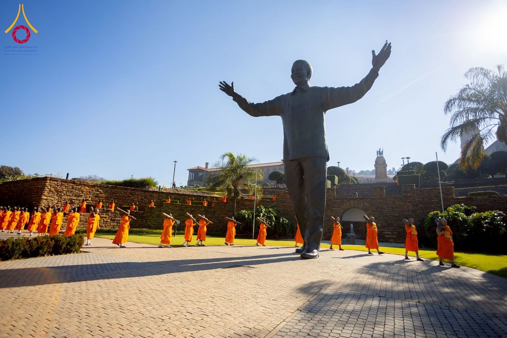 ภาพ No.232820:วันที่ 1 กรกฏาคม พ.ศ. 2568 Dhammayatra in South Africa 2025 ธรรมยาตราแอฟริกาใต้ — เส้นทางแห่งสติ สมาธิ และปัญญา ธรรมทายาทที่ได้อบรมโครงการบรรพชาอุปสมบทหมู่ครั้งที่ 2 ณ วัดพระธรรมกายโจฮันเนสเบิร์ก ประเทศแอฟริกาใต้