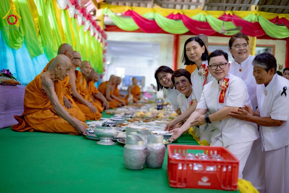 ภาพ No.275469:วันที่ 5 พฤศจิกายน พ.ศ. 2568 พิธีทอดกฐินสามัคคีทั่วไทย ณ วัดสระด่าน ต.หนองสาหร่าย อ.ดอนเจดีย์ จ.สุพรรณบุรี โดยคณะศิษยานุศิษย์ บูชาธรรม 81 ปี หลวงพ่อธัมมชโย