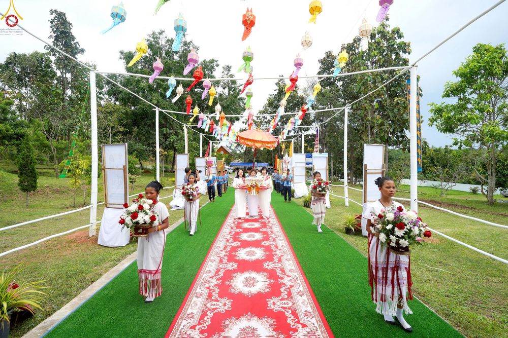 ภาพ No.258284:วันที่ 13 ตุลาคม พ.ศ. 2568 พิธีทอดกฐินสามัคคีทั่วไทย 30,000 วัด โดยคณะศิษยานุศิษย์ บูชาธรรม 81 ปี หลวงพ่อธัมมชโย ณ วัดทุ่งเจริญธรรม อ.อมก๋อย จ.เชียงใหม่