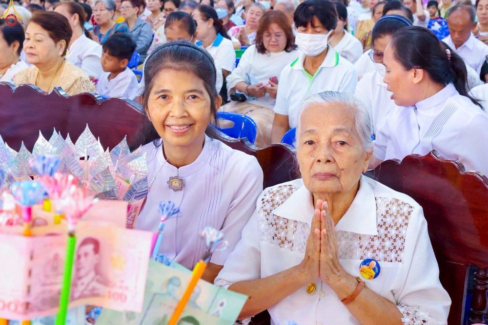 ภาพ No.256106:วันที่ 8 ตุลาคม พ.ศ. 2568 พิธีทอดกฐินสามัคคีทั่วไทย 30,000 วัด โดยคณะศิษยานุศิษย์ บูชาธรรม 81 ปี หลวงพ่อธัมมชโย ณ วัดหนามแดง อ.บางพลี จ.สมุทรปราการ