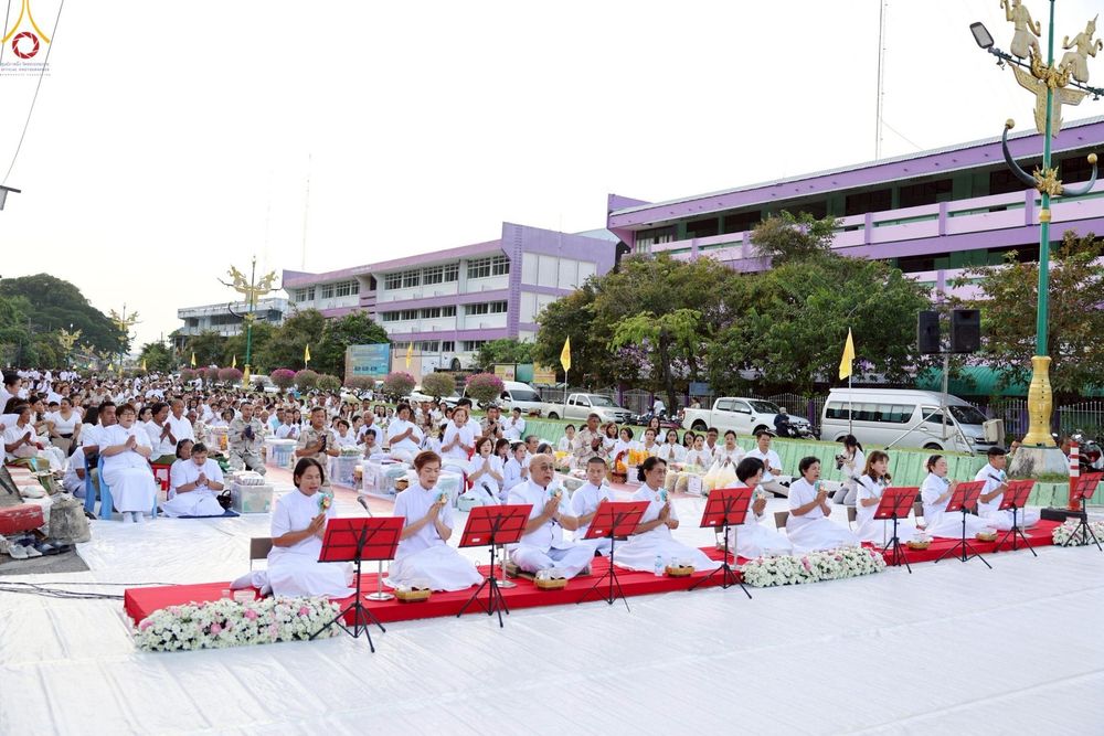 ภาพ No.235133:วันอาทิตย์ที่ 27 กรกฎาคม พ.ศ. 2568 พิธีตักบาตรพระ1,000 รูป ทำบุญเมืองพัทลุง ประธานสงฆ์ พระปริยัติวชิโรดม  เจ้าคณะจังหวัดพัทลุง ประธานฆราวาส นายรัฐศาสตร์ ชิดชู  ผู้ว่าราชการจังหวัดพัทลุง