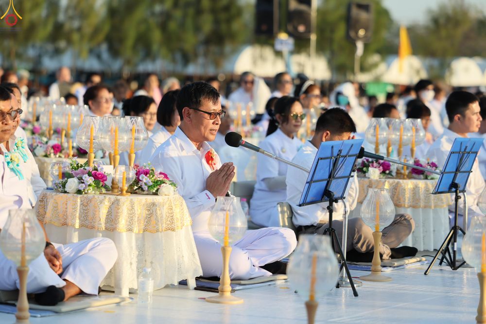 ภาพ No.302078:วันที่ 23 มกราคม พ.ศ. 2569 พิธีจุดประทีปธรรมถวายเป็นพุทธบูชา และบูชาธรรมมหาปูชนียาจารย์  ณ อนุสรณ์สถานลำดับที่ 5 สถานที่เผยแผ่วิชชาธรรมกายครั้งแรก อนุสรณ์สถานบางปลา วัดบางปลา อำเภอบางเลน จังหวัดนครปฐม ในโครงการธรรมยาตรา กตัญญูบูชา มหาปูชนียาจารย์ พระมงคล