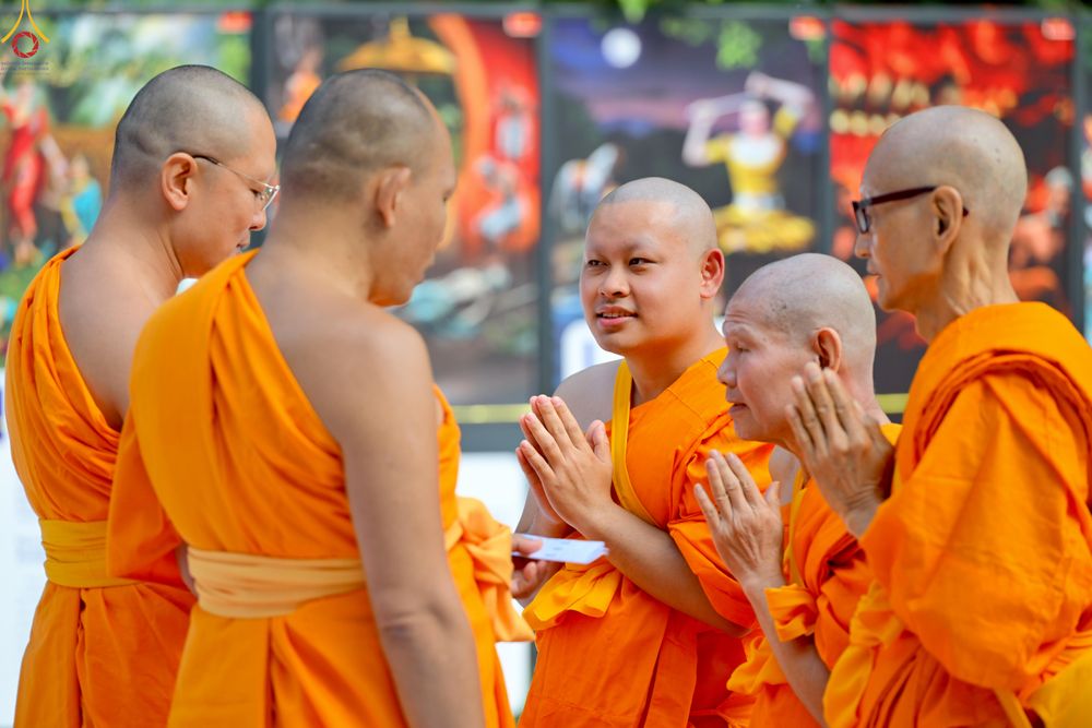 ภาพ No.280764:วันที่ 28 ธันวาคม พ.ศ. 2568 พิธีอุปสมบท โครงการอุปสมบทหมู่ ๘๑ ปี บูชาธรรมหลวงพ่อธัมมชโย ณ สมาคมพุทธ เขตตงช้ง เขตบริหารพิเศษฮ่องกง