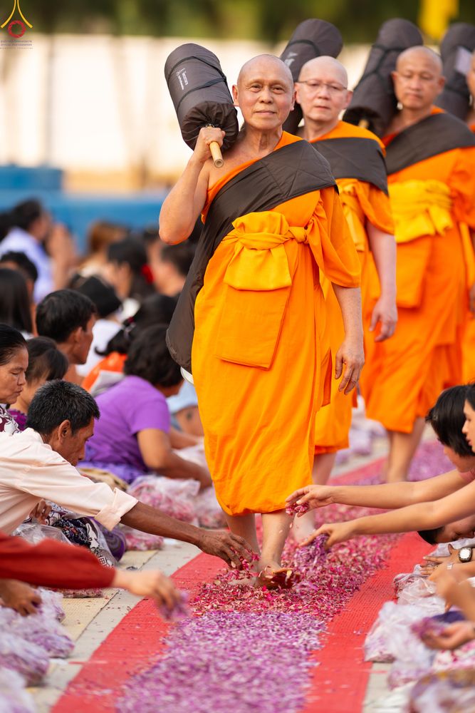 ภาพ No.299650:วันที่ 18 มกราคม พ.ศ. 2569 พิธีต้อนรับพระธรรมยาตรา (ภาพชุดที่ 2) ณ อนุสรณ์สถานลำดับที่ 5  สถานที่เผยแผ่วิชชาธรรมกายครั้งแรก อนุสรณ์สถานบางปลา วัดบางปลา อำเภอบางเลน จังหวัดนครปฐม ในโครงการธรรมยาตรา กตัญญูบูชา มหาปูชนียาจารย์ พระมงคลเทพมุนี(สด จนฺทสโร) พระ