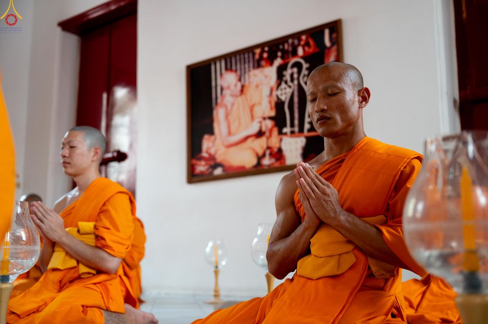 ภาพ No.296814:วันที่ 17 มกราคม พ.ศ. 2569 พิธีจุดประทีปถวายเป็นพุทธบูชา และบูชาธรรมมหาปูชนียาจารย์  ณ วัดโบสถ์บน ต.บางคูเวียง จ.นนทบุรี อนุสรณ์สถานลำดับที่ 4 สถานที่เกิดด้วยกายธรรม ในโครงการธรรมยาตรา กตัญญูบูชา มหาปูชนียาจารย์ พระมงคลเทพมุนี(สด จนฺทสโร) พระผู้ปราบมาร อ