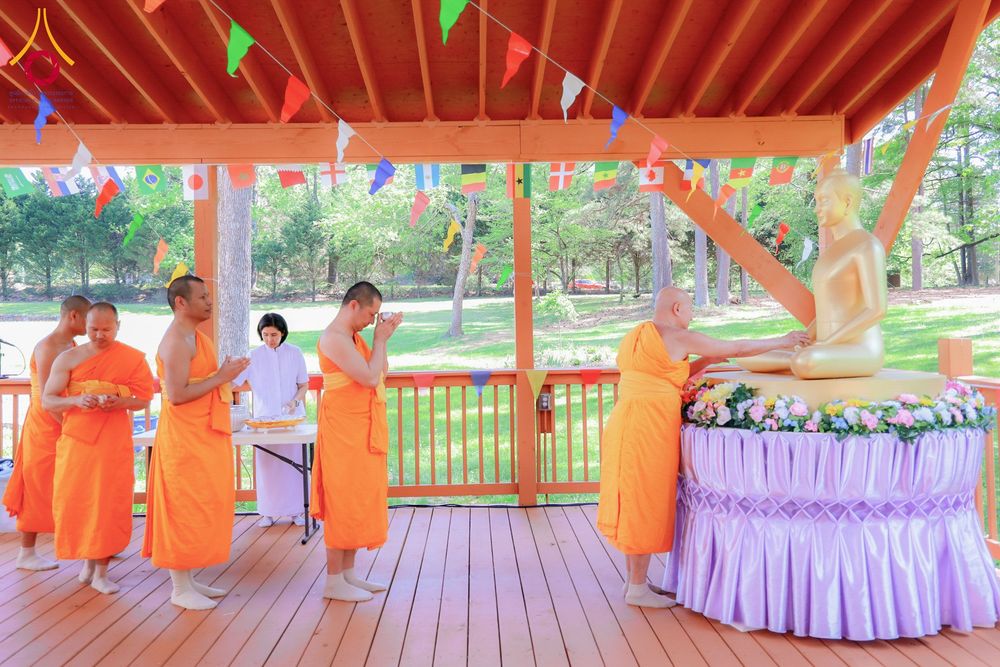 ภาพ No.321640:วันอาทิตย์ที่ 12 เมษายน พ.ศ.2569 กิจกรรมงานบุญวันสงกรานต์ (ตักบาตร ขอขมาพ่อแม่ สรงน้ำพระ รดน้ำขอพร) ณ วัดพระธรรมกายจอร์เจีย ประเทศสหรัฐอเมริกา