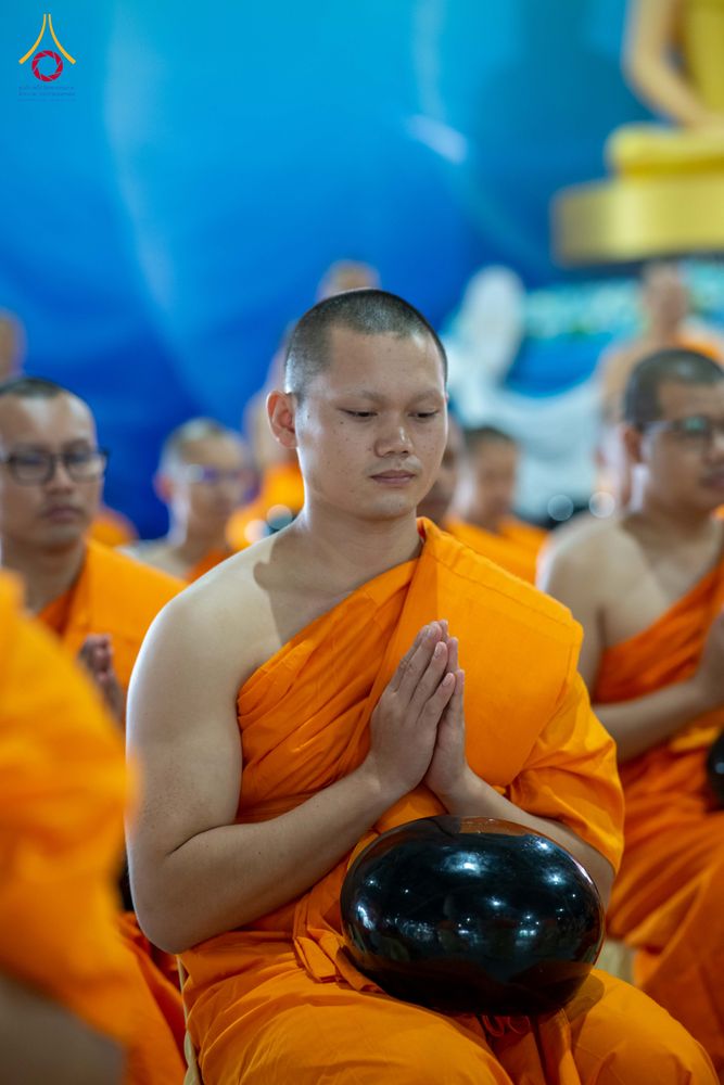 ภาพ No.342910:วันอาทิตย์ที่ 9 สิงหาคม พ.ศ.2569 พิธีตักบาตรฉลองพระใหม่ โครงการบรรพชาและอุปสมบทหมู่ รุ่นเข้าพรรษา ณ มหารัตนวิหาคด คอร์ 26 วัดพระธรรมกาย