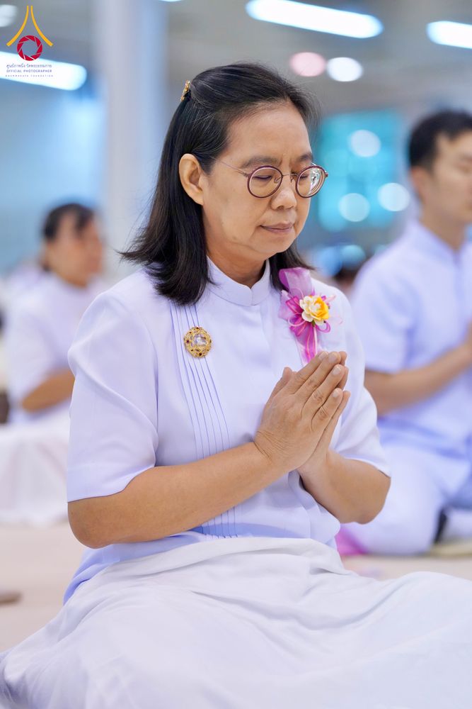 ภาพ No.284768:วันอาทิตย์ที่ 14 ธันวาคม พ.ศ.2568  พิธีปฏิบัติธรรม พิธีถวายภัตตาหารเป็นสังฆทาน พิธีมอบต้นสมบัติจักรพรรดิ ถวายแด่เจ้าอาวาสและประธานสงฆ์ 236 ศูนย์ส่งเสริมศีลธรรมทั่วโลก ณ สภาธรรมกายสากล วัดพระธรรมกาย