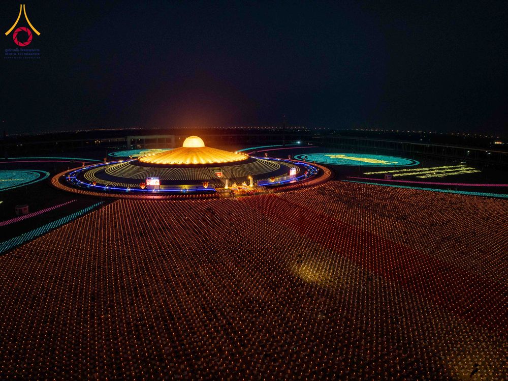 ภาพ No.307233:วันที่ 31 มกราคม พ.ศ. 2569  พิธีจุดประทีปธรรมถวายเป็นพุทธบูชา  และบูชาธรรมมหาปูชนียาจารย์ (ภาพชุดที่ 1) ณ วัดพระธรรมกาย ปทุมธานี ในโครงการธรรมยาตรา กตัญญูบูชา มหาปูชนียาจารย์ พระมงคลเทพมุนี(สด จนฺทสโร) พระผู้ปราบมาร อนุสรณ์สถาน 7 แห่ง ปีที่ 14