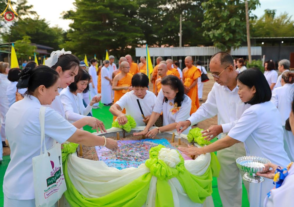 ภาพ No.94326:พิธีทอดกฐินสามัคคี เพื่อขยายที่ดินและสร้างบ้านพักอาสาสมัครเยาวชน ณ ศูนย์ปฏิบัติธรรมดอยหล่อ อ.ดอยหล่อ จ.เชียงใหม่ วันอาทิตย์ที่ ๑๒ พฤศจิกายน พ.ศ. ๒๕๖๖