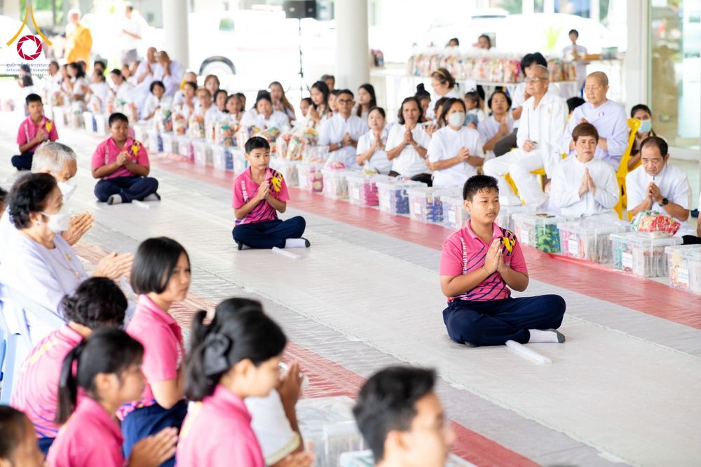 ภาพ No.156153:พิธีถวายสังฆทานแด่คณะสงฆ์ 323 วัด 4 จังหวัดชายแดนภาคใต้ ปีที่ 20 ครั้งที่ 173 พิธีมอบกองทุนหนุนแรงใจช่วยครูใต้ ปีที่ 17 ครั้งที่ 137 วันเสาร์ที่ 21 กันยายน พ.ศ.2567 ณ ศูนย์ปฏิบัติธรรมภาคใต้ อ.บางกล่ำ จ.สงขลา
