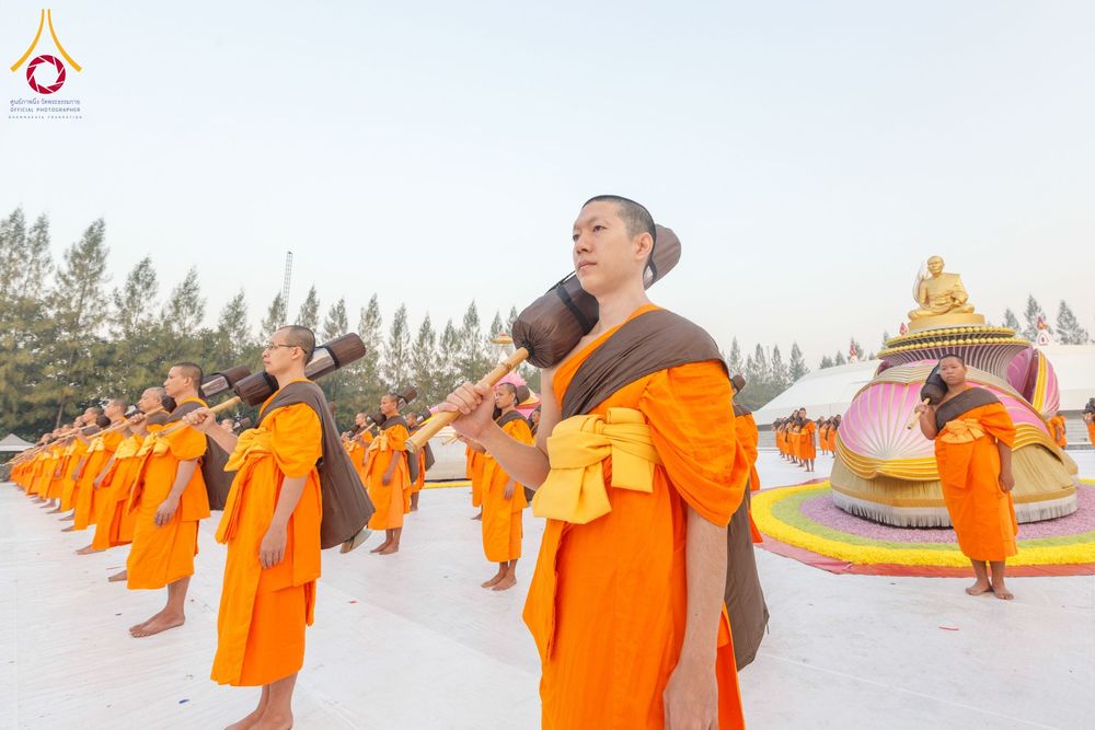 ภาพ No.191693:พระธรรมยาตราปฏิบัติธรรม และถ่ายภาพหมู่ประวัติศาสตร์ ณ อนุสรณ์สถานคลองบางนางแท่น อ.สามพราน จ.นครปฐม ในโครงการธรรมยาตรา กตัญญูบูชา มหาปูชนียาจารย์ พระมงคลเทพมุนี(สด จนฺทสโร) พระผู้ปราบมาร อนุสรณ์สถาน 7 แห่ง ปีที่ 13 วันที่ 8 มกราคม พ.ศ. 2568
