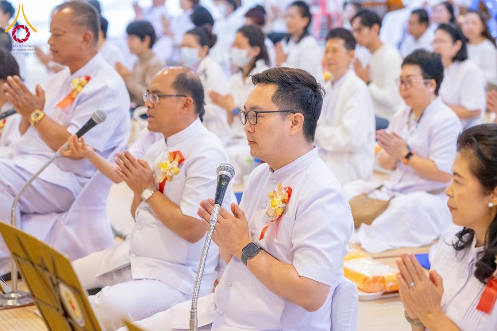 ภาพ No.196363:พิธีถวายภัตตาหารเป็นสังฆทาน แด่พระธรรมยาตรา ณ วัดโบสถ์(บน) ตำบลบางคูเวียง อำเภอบางกรวย จังหวัดนนทบุรี ในโครงการธรรมยาตรา กตัญญูบูชา มหาปูชนียาจารย์ พระมงคลเทพมุนี(สด จนฺทสโร) พระผู้ปราบมาร อนุสรณ์สถาน 7 แห่ง ปีที่ 13 วันที่ 17 มกราคม พ.ศ. 2568