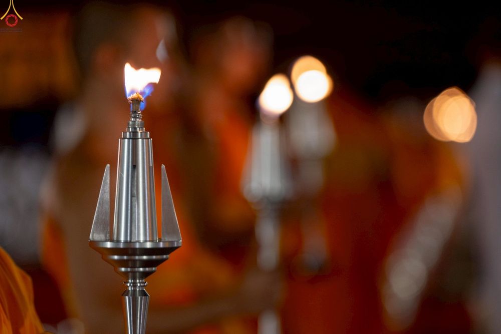 ภาพ No.253639:วันที่ 10 ตุลาคม พ.ศ. 2568 พิธีจุดประทีปบูชาพระผู้ปราบมาร, พิธีจุดประทีปบนพระมหาธรรมกายเจดีย์  20,000 ดวง เนื่องในวันคล้ายวันเกิดครบรอบ 141 ปี พระมงคลเทพมุนี (สด จนฺทสโร)