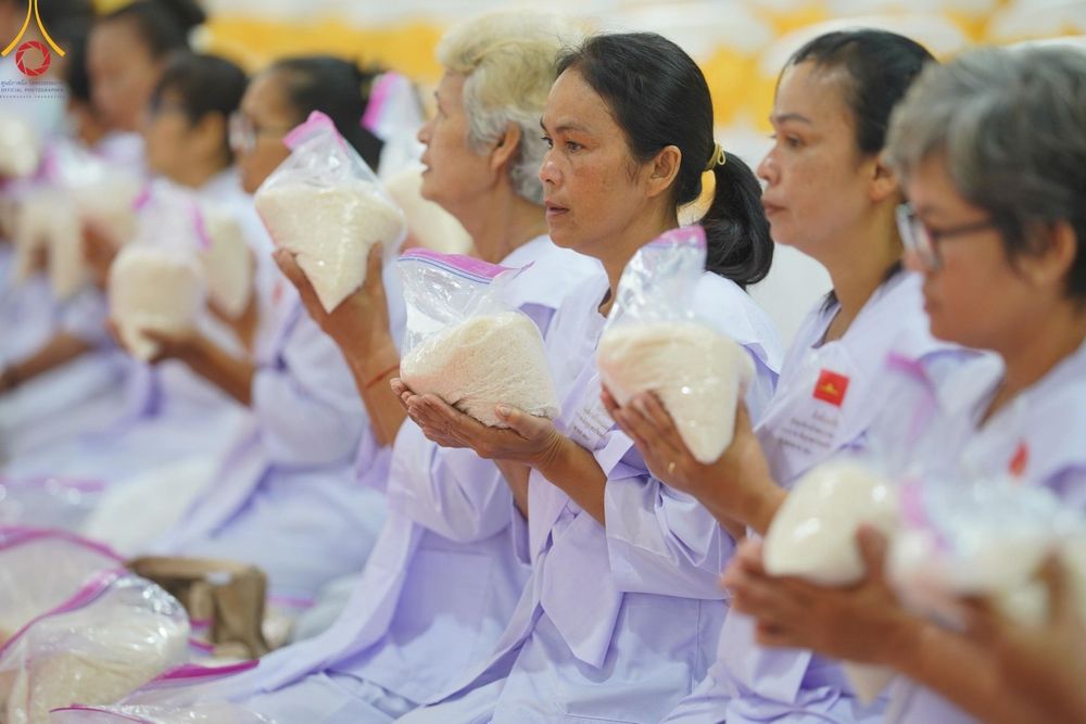 ภาพ No.153732:โครธการอุบาสกแก้ว อุบาสิกาแก้ว รุ่นที่ 1 ตัวแทนทอดกฐินสามัคคีทั่วไทย 30,000 วัด บูชาธรรม 80 ปี หลวงพ่อธัมมชโย ระหว่างวันที่ 6-8 กันยายน พ.ศ. 2567 ณ ศูนย์การศึกษาเขาแก้วเสด็จ จ.ปราจีนบุรี