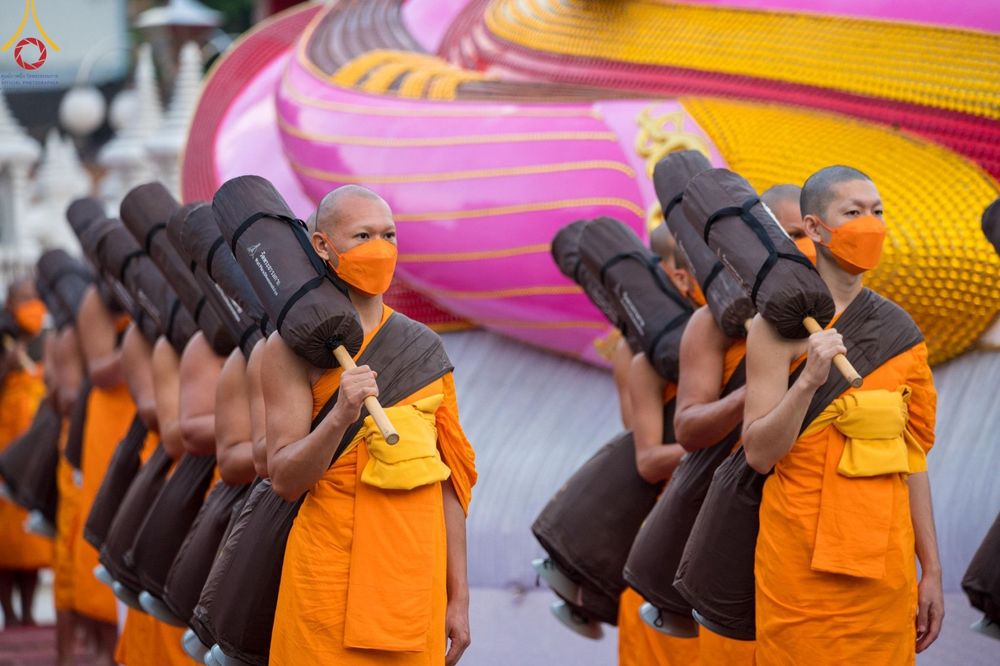 ภาพ No.127957:คณะพระธรรมยาตราฯ ปฎิบัติธรรมและถ่ายภาพหมู่ประวัติศาสตร์ ณ ลานหน้าพระปรางค์สามยอด วัดโคกสมานคุณ อ.หาดใหญ่ จ.สงขลา วันเสาร์ที่ 9 มีนาคม พ.ศ. 2567