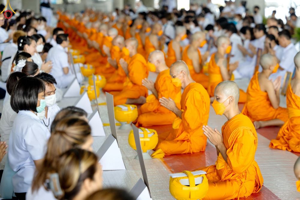 ภาพ No.84214:พิธีขอบรรพชา , พิธีขอสรณคมน์และศีล ,  พิธีรับบาตร , พิธีอุปสมบท ในโครงการบรรพชาอุปสมบทหมู่ธรรมทายาทรุ่นเข้าพรรษา และโครงการบรรพชาสามเณรโรงเรียนนานาชาติ รุ่นที่ 12 ณ โบสถ์พระไตรปิฎก วัดพระธรรมกาย วันที่ 22 กรกฎาคม พ.ศ. 2566