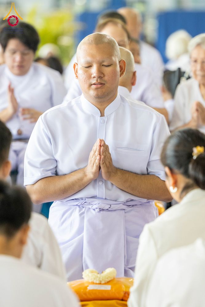 ภาพ No.321320:วันเสาร์ที่ 11 เมษายน พ.ศ.2569 พิธีขอขมาและมอบผ้าไตร โครงการอุปสมบทหมู่ บูชาธรรมหลวงพ่อธัมมชโย พ.ศ.2569 โครงการอุปสมบทหมู่ธรรมทายาท ระดับอุดมศึกษา รุ่น 53 (ภาคฤดูร้อน) ณ วัดพระธรรมกาย ปทุมธานี