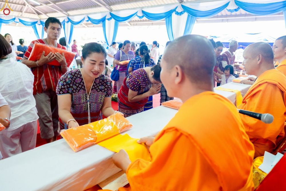 ภาพ No.258309:วันที่ 13 ตุลาคม พ.ศ. 2568 พิธีทอดกฐินสามัคคีทั่วไทย 30,000 วัด โดยคณะศิษยานุศิษย์ บูชาธรรม 81 ปี หลวงพ่อธัมมชโย ณ วัดทุ่งเจริญธรรม อ.อมก๋อย จ.เชียงใหม่