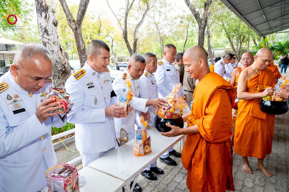 ภาพ No.276021:วันที่ 5 ธันวาคม พ.ศ. 2568 พสกนิกรอำเภอคลองหลวง พร้อมใจบำเพ็ญกุศลอุทิศถวาย “ในหลวงรัชกาลที่ 9” น้อมรำลึกในพระมหากรุณาธิคุณ เนื่องในวันคล้ายวันพระบรมราชสมภพ วันชาติ และวันพ่อแห่งชาติ ณ อาคารปลูกศรัทธา 2 วัดพระธรรมกาย อำเภอคลองหลวง จังหวัดปทุมธานี