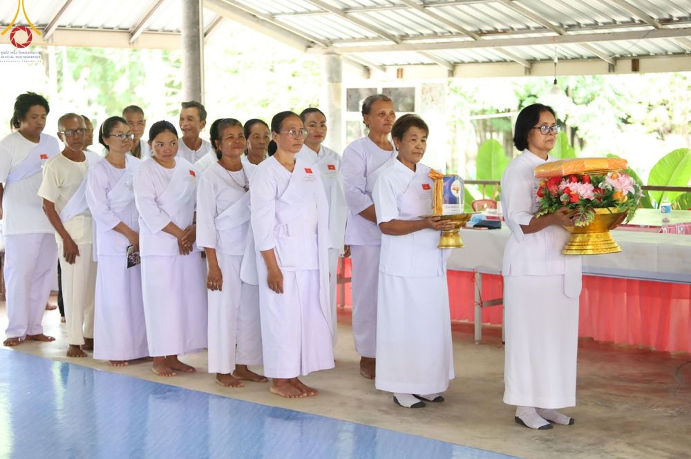 ภาพ No.152417:พิธีมอบสไบแก้ว โครงการอบรมอุบาสิกาแก้วจังหวัดบุรีรัมย์รุ่นที่ 1 วันที่ 6-8 กันยายน พ.ศ. 2567