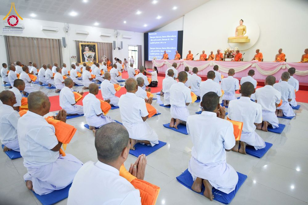 ภาพ No.278101:วันเสาร์ที่ 6 ธันวาคม พ.ศ. 2568 พิธีเวียนประทักษิณ ขอขมามอบผ้าไตร บรรพชาอุปสมบทหมู่ธรรมทายาท จำนวน 53 รูป โครงการอุปสมบทหมู่ รุ่นบูชาธรรมมหาปูชนียาจารย์ ประจำปี 2568 จังหวัดสระบุรี