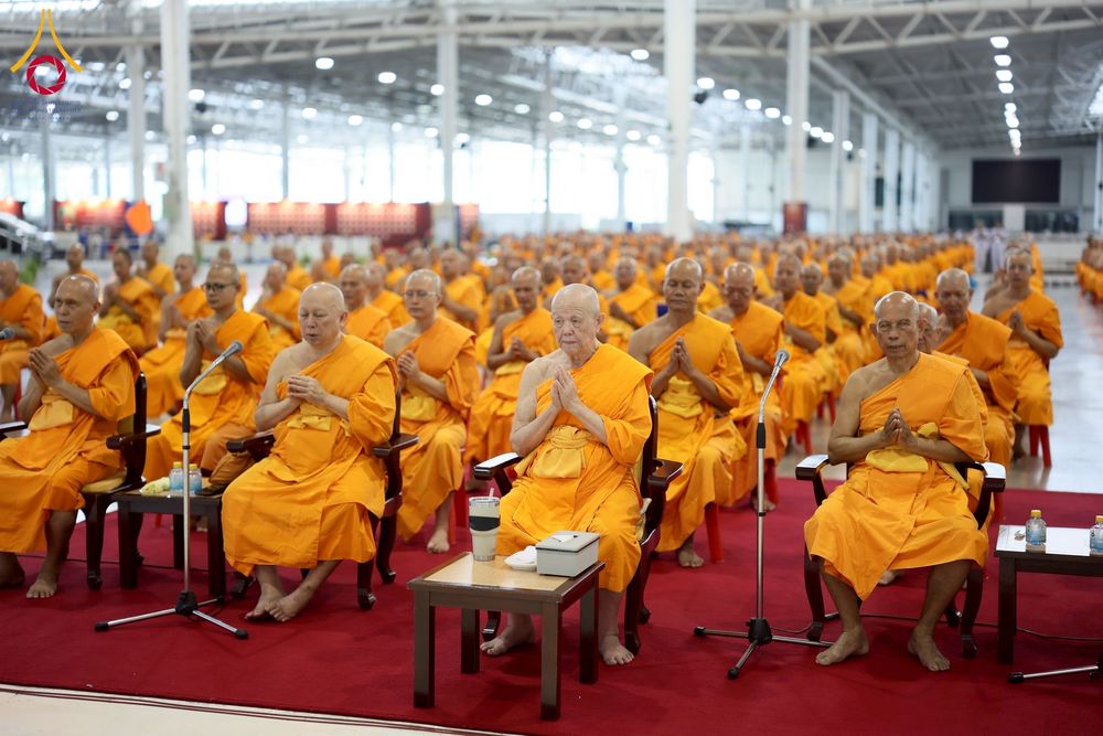 ภาพ No.258133:วันอาทิตย์ที่ 5 ตุลาคม พ.ศ. 2568 พิธีบูชาข้าวพระ ณ สภาธรรมกายสากล วัดพระธรรมกาย