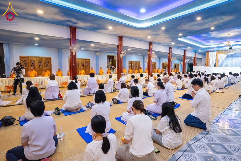 ภาพ No.195885:พิธีถวายภัตตาหารเป็นสังฆทาน แด่พระธรรมยาตรา ณ วัดโบสถ์(บน) ตำบลบางคูเวียง อำเภอบางกรวย จังหวัดนนทบุรี ในโครงการธรรมยาตรา กตัญญูบูชา มหาปูชนียาจารย์ พระมงคลเทพมุนี(สด จนฺทสโร) พระผู้ปราบมาร อนุสรณ์สถาน 7 แห่ง ปีที่ 13 วันที่ 16 มกราคม พ.ศ. 2568