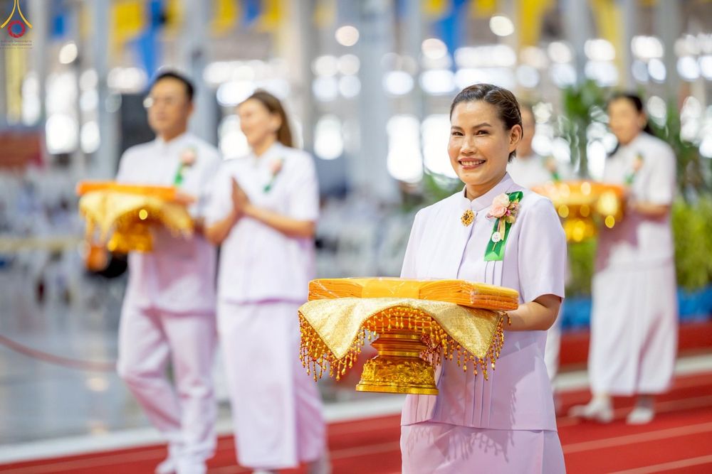 ภาพ No.277487:วันอาทิตย์ต้นเดือนที่ 7 ธันวาคม พ.ศ.2568 พิธีทอดผ้าป่าต้นสมบัติจักรพรรดิ ณ สภาธรรมกายสากล วัดพระธรรมกาย