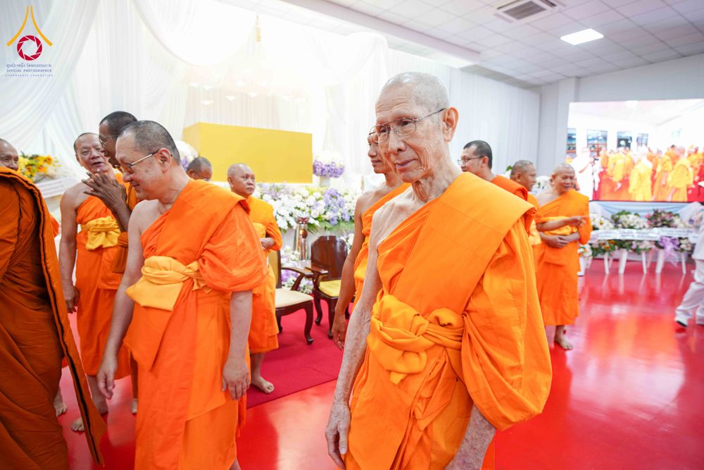 ภาพ No.315518:วันพุธที่ 25 มีนาคม พ.ศ. 2569 พิธีบำเพ็ญกุศล คุณพ่อณรงค์ จินตมากุล  สิริอายุ 99 ปี 11 เดือน โยมบิดา พระครูปลัดรัตนวีรวัฒน์ (รังสฤษดิ์ อิทฺธิจินตโก) ที่ปรึกษาเจ้าคณะจังหวัดปทุมธานี เจ้าอาวาสวัดพระธรรมกาย  ณ ห้องปลูกศรัทธา 2 วัดพระธรรมกาย ปทุมธานี