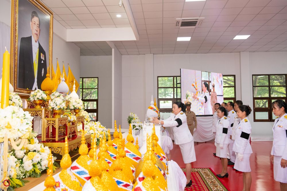 ภาพ No.341749:วันอังคารที่ 28 กรกฎาคม พ.ศ. 2569 คณะสงฆ์และพสกนิกรอำเภอคลองหลวง พร้อมใจจัดพิธีเจริญพระพุทธมนต์ ปฏิบัติธรรม และทำบุญตักบาตร ถวายพระราชกุศลเฉลิมพระเกียรติพระบาทสมเด็จพระเจ้าอยู่หัว
