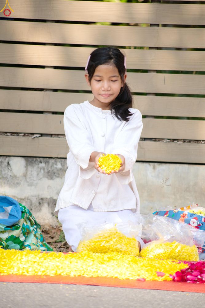 ภาพ No.290399:วันที่ 7 มกราคม พ.ศ. 2569 พิธีต้อนรับพระธรรมยาตรา ณ อนุสรณ์สถานลำดับที่ 2  สถานที่ตั้งมโนปณิธานบวชตลอดชีวิต อนุสรณ์สถานคลองบางนางแท่น (ภาพชุดที่ 2) อ.สามพราน จ.นครปฐม ในโครงการธรรมยาตรา กตัญญูบูชา มหาปูชนียาจารย์ พระมงคลเทพมุนี(สด จนฺทสโร) พระผู้ปราบมาร 