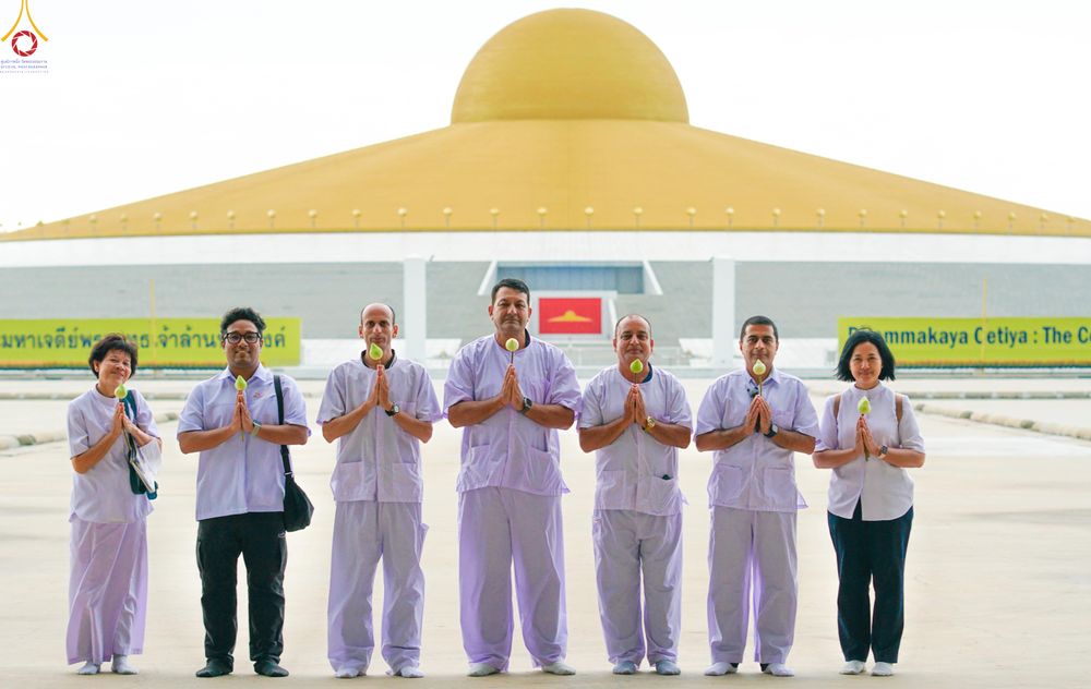 ภาพ No.345189:วันที่ 7 - 19 สิงหาคม พ.ศ.2569 ต้อนรับชาวต่างชาติเยี่ยมชมวัดพระธรรมกาย