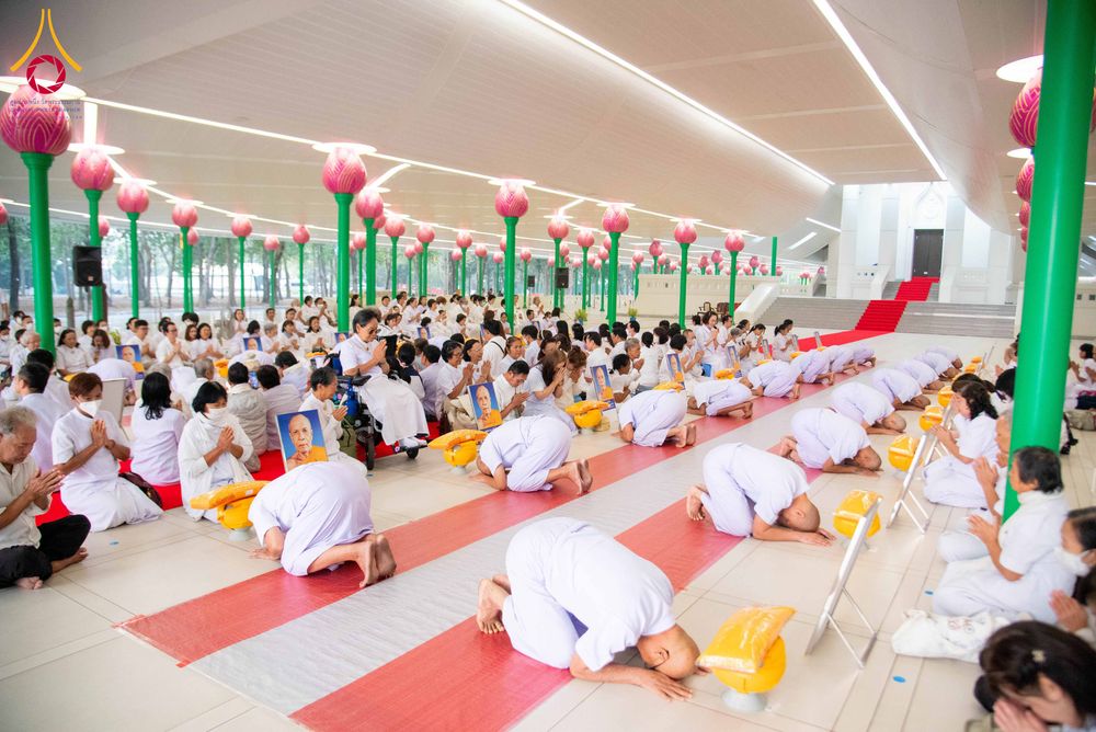 ภาพ No.298174:วันเสาร์ที่ 17 มกราคม พ.ศ. 2569 พิธีบรรพชาอุปสมบท โครงการอุปสมบทหมู่ บูชาธรรมครบ 117 ปี คุณยายอาจารย์มหารัตนอุบาสิกาจันทร์ ขนนกยูง  ณ อุโบสถพระไตรปิฎก วัดพระธรรมกาย