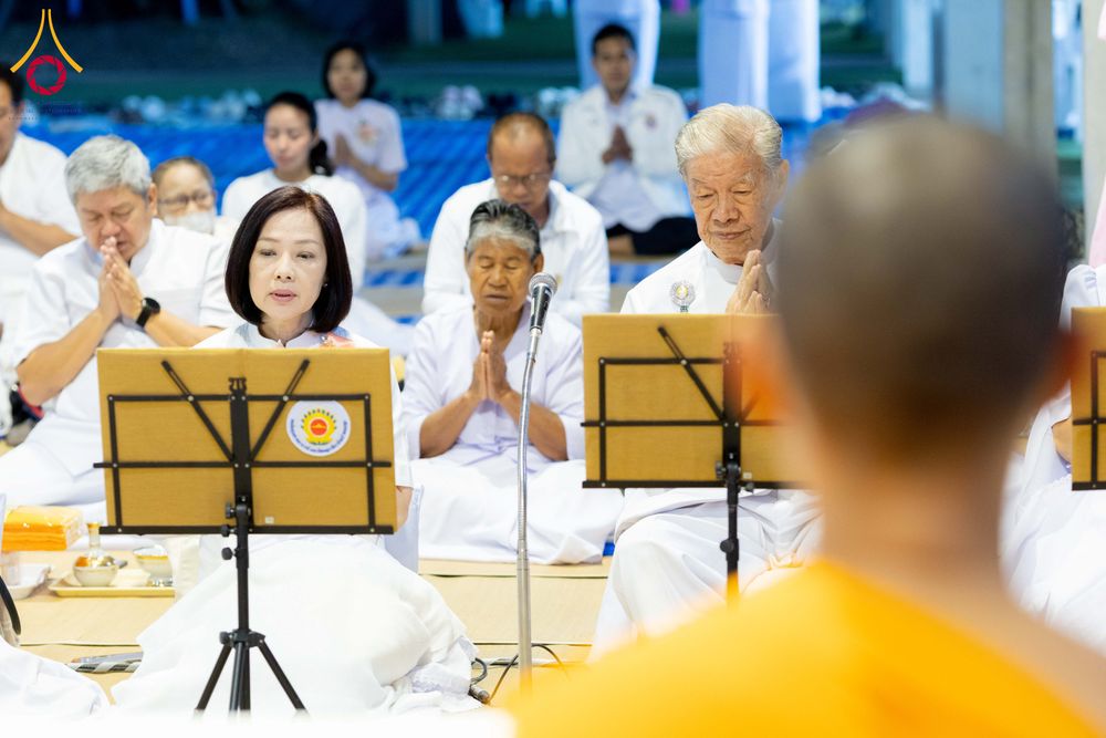 ภาพ No.288839:วันที่ 6 มกราคม พ.ศ. 2569 พิธีถวายภัตตาหารเป็นสังฆทาน แด่พระธรรมยาตรา ในโครงการธรรมยาตรา กตัญญูบูชา มหาปูชนียาจารย์ พระมงคลเทพมุนี(สด จนฺทสโร) พระผู้ปราบมาร อนุสรณ์สถาน 7 แห่ง ปีที่ 14 ณ อนุสรณ์สถานมหาวิหารพระมงคลเทพมุนี (โลตัสแลนด์) อ.สองพี่น้อง จ.สุพรร