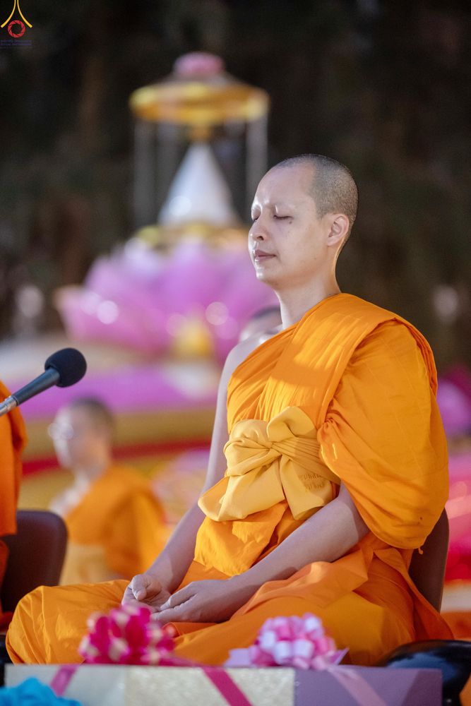 ภาพ No.289175:วันที่ 7 มกราคม พ.ศ. 2569 พิธีตักบาตรพระธรรมยาตรา ณ อนุสรณ์สถานลำดับที่ 1 สถานที่เกิดด้วยรูปกายเนื้อ อนุสรณ์สถานมหาวิหารพระมงคลเทพมุนี (โลตัสแลนด์) อ.สองพี่น้อง จ.สุพรรณบุรี ในโครงการธรรมยาตรา กตัญญูบูชา มหาปูชนียาจารย์ พระมงคลเทพมุนี(สด จนฺทสโร) พระผู้ป