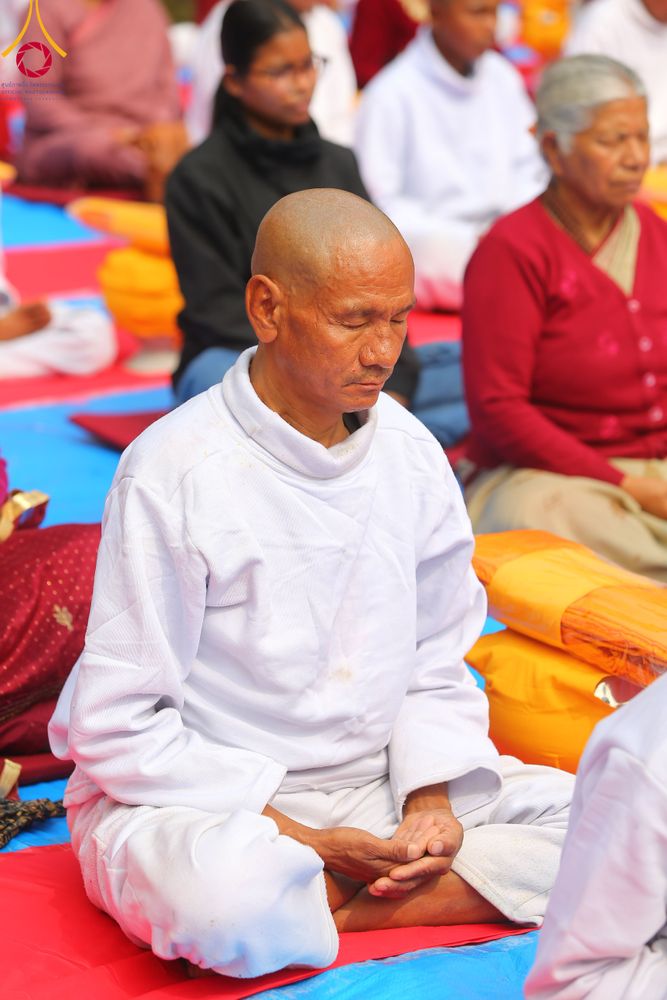 ภาพ No.313414:วันพฤหัสบดีที่ 12 มีนาคม พ.ศ. 2569 พิธีมอบบาตรและผ้าไตรในโครงการบรรพชาสามเณร 500 รูป  ณ นาคบาฮาล (Nagbahal) ประเทศเนปาล