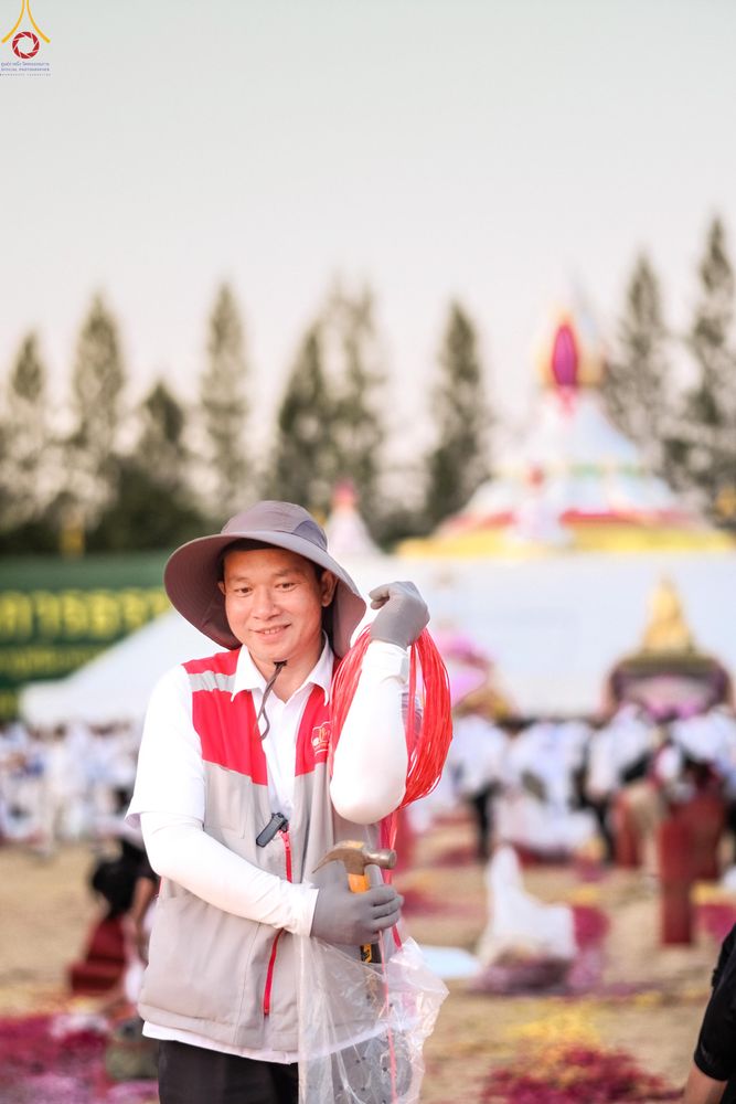 ภาพ No.301620:ภาพเบื้องหลังอาสาสมัครรวมใจ ชุดที่ 4 ในโครงการธรรมยาตรา กตัญญูบูชา มหาปูชนียาจารย์ พระมงคลเทพมุนี(สด จนฺทสโร) พระผู้ปราบมาร อนุสรณ์สถาน 7 แห่ง ปีที่ 14