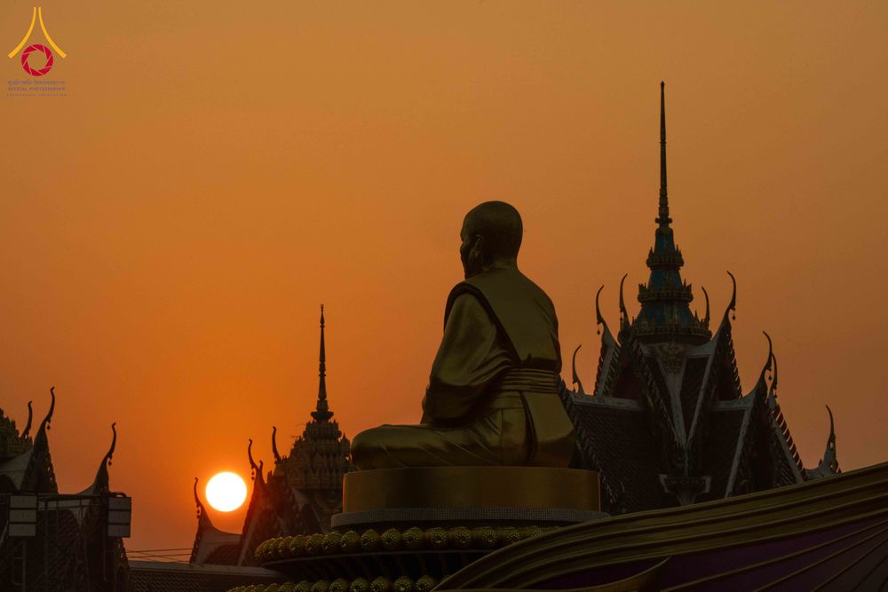 ภาพ No.297335:วันที่ 15 มกราคม พ.ศ.2569 พระธรรมยาตราปฏิบัติธรรมและถ่ายภาพหมู่ประวัติศาสตร์ อนุสรณ์สถานลำดับที่ 4 สถานที่เกิดด้วยกายธรรม  ณ วัดโบสถ์บน ต.บางคูเวียง จ.นนทบุรี ในโครงการธรรมยาตรา กตัญญูบูชา มหาปูชนียาจารย์ พระมงคลเทพมุนี(สด จนฺทสโร) พระผู้ปราบมาร อนุสรณ์ส